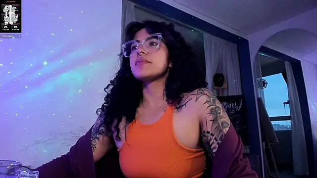Snapshot of witchviolet chatting on 03-01-25, 10:53 witchviolet online show from 03-01-25, 10:53