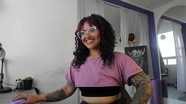 Snapshot of witchviolet chatting on 03-03-25, 10:42 witchviolet online show from 03-03-25, 10:42