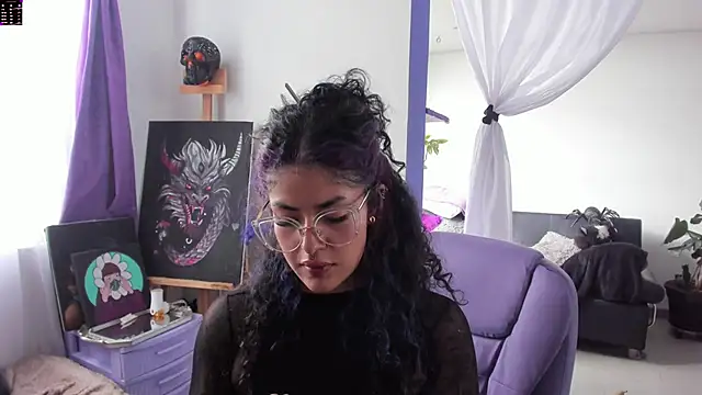 Snapshot of witchviolet chatting on 09-21-25, 07:04 witchviolet online show from 09-21-25, 07:04