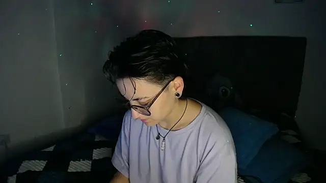 Snapshot of linda_33 chatting on 02-01-26, 09:35 linda 33 online show from 02-01-26, 09:35