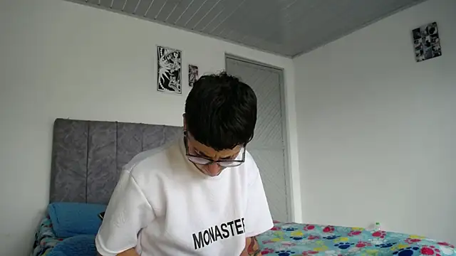 Snapshot of linda_33 chatting on 02-11-26, 06:24 linda 33 online show from 02-11-26, 06:24