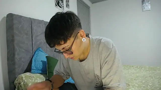 Snapshot of linda_33 chatting on 02-20-26, 11:05 linda 33 online show from 02-20-26, 11:05