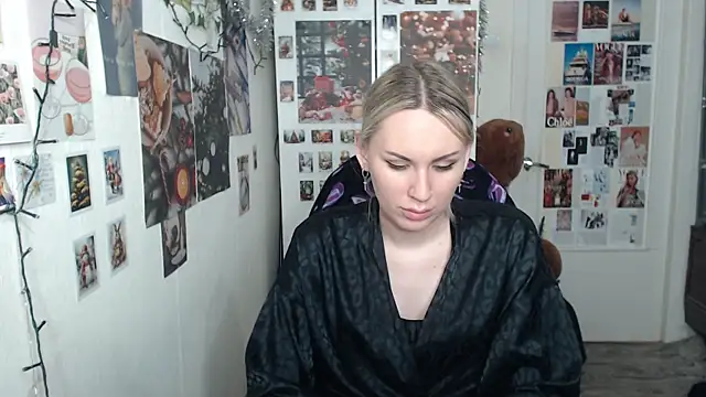 CapriScorpion online show from 12-22-24, 06:15