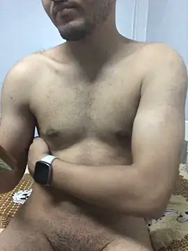 Snapshot of Arabian-B chatting on 10-28-25, 12:19 Arabian-B online show from 10-28-25, 12:19