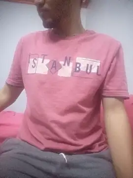 Snapshot of Arabian-B chatting on 11-25-25, 10:43 Arabian-B online show from 11-25-25, 10:43