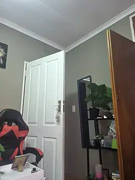 Bustygoddess32 online show from 01-01-25, 05:33