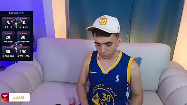 Snapshot of Jey_keler1 chatting on 10-13-25, 04:34 Jey keler1 online show from 10-13-25, 04:34