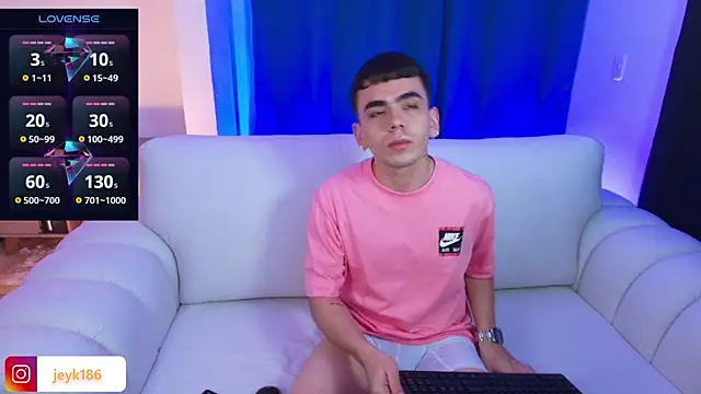 Snapshot of Jey_keler1 chatting on 10-16-25, 02:12 Jey keler1 online show from 10-16-25, 02:12