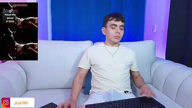 Snapshot of Jey_keler1 chatting on 11-23-25, 02:33 Jey keler1 online show from 11-23-25, 02:33