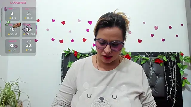 hazel 34 online show from 11-21-25, 08:35