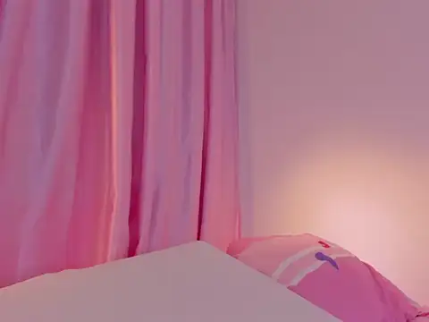 Snapshot of ema_boobs_ chatting on 11-04-25, 11:48 ema boobs online show from 11-04-25, 11:48