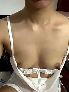 Snapshot of -Meomeo- chatting on 10-18-25, 03:20 -Meomeo- online show from 10-18-25, 03:20