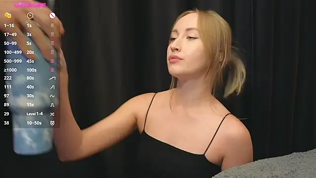 luxmuur online show from 10-18-25, 03:02