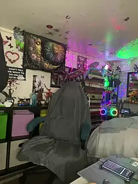 TrenaAnne online show from 03-08-25, 01:28