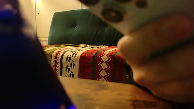 POCARI SWEAT online show from 10-11-25, 03:10