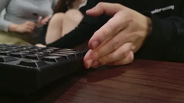 POCARI SWEAT online show from 03-12-26, 07:58