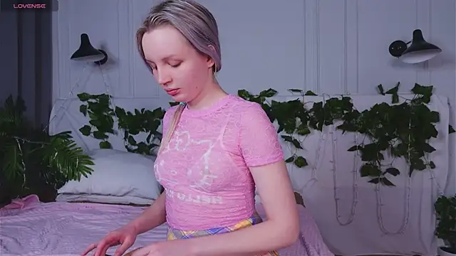 Beatrica Klein online show from 03-09-25, 01:48