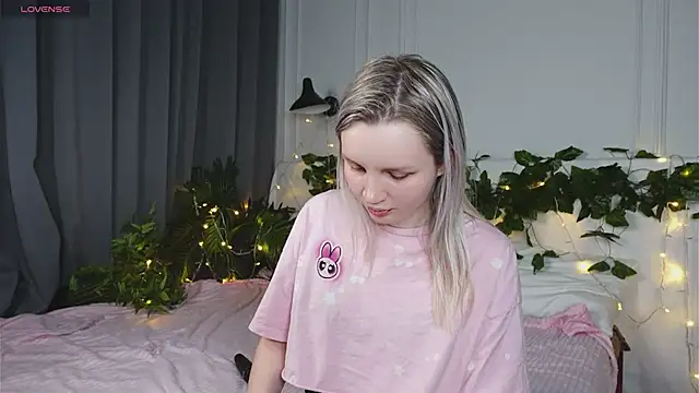 Beatrica Klein online show from 03-12-25, 05:28