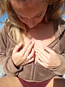 angela 88 online show from 11-12-25, 11:10