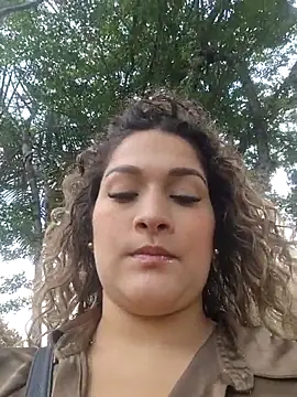 Sara smiiith211 online show from 10-17-25, 06:32