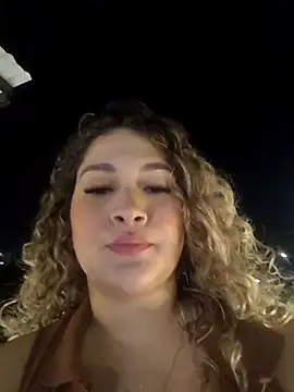 Sara smiiith211 online show from 10-30-25, 12:12