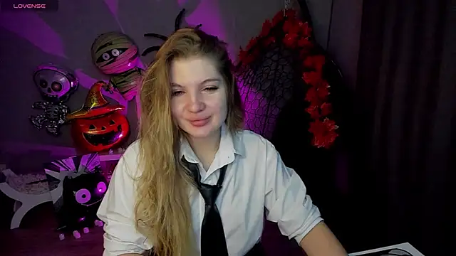 lily williamss online show from 10-31-25, 12:11