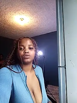 Xoli 11 online show from 10-31-25, 03:35