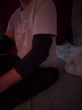 Snapshot of Bennyben8604 chatting on 12-11-24, 06:20 Bennyben8604 online show from 12-11-24, 06:20