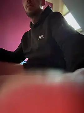 Snapshot of Bennyben8604 chatting on 03-03-25, 04:35 Bennyben8604 online show from 03-03-25, 04:35