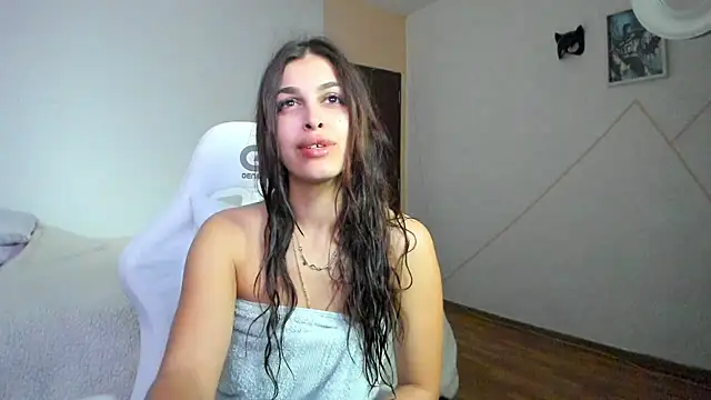 EvaWhisper online show from 12-08-24, 06:22