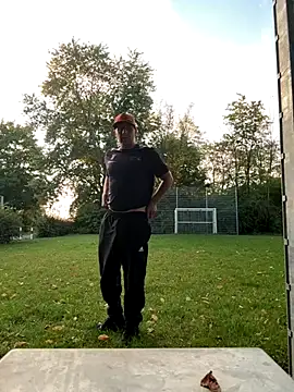 SchwuleHure online show from 09-10-25, 05:35