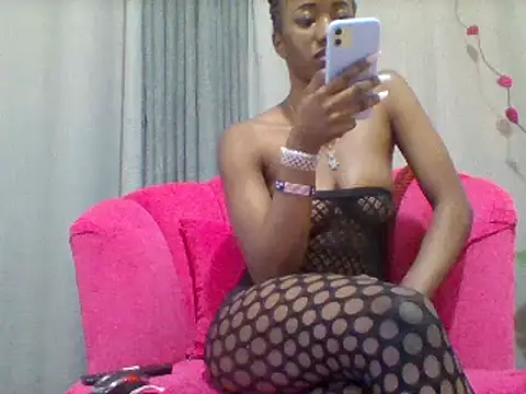 Queeen model online show from 01-22-25, 12:06
