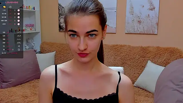 Snapshot of AstoriyaNight chatting on 02-28-25, 10:09 AstoriyaNight online show from 02-28-25, 10:09