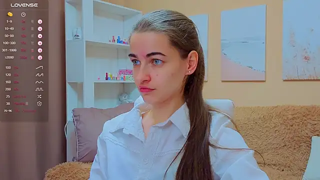 Snapshot of AstoriyaNight chatting on 10-14-25, 10:27 AstoriyaNight online show from 10-14-25, 10:27