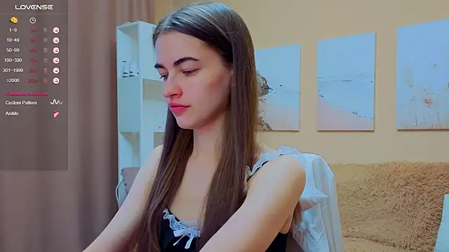 Snapshot of AstoriyaNight chatting on 10-17-25, 04:15 AstoriyaNight online show from 10-17-25, 04:15