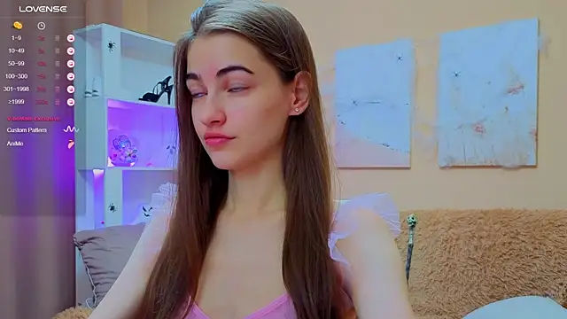 Snapshot of AstoriyaNight chatting on 10-25-25, 04:09 AstoriyaNight online show from 10-25-25, 04:09