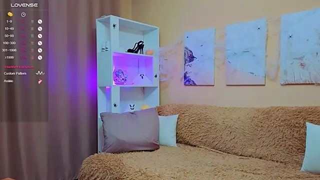 Snapshot of AstoriyaNight chatting on 11-07-25, 04:23 AstoriyaNight online show from 11-07-25, 04:23