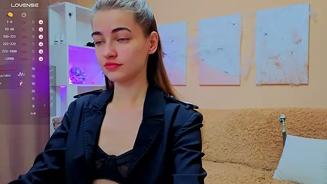 Snapshot of AstoriyaNight chatting on 11-22-25, 04:44 AstoriyaNight online show from 11-22-25, 04:44