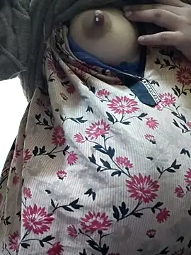 Snapshot of Aaradhya chatting on 12-08-24, 01:02 Aaradhya online show from 12-08-24, 01:02