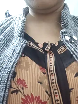 Snapshot of Aaradhya chatting on 12-24-24, 01:38 Aaradhya online show from 12-24-24, 01:38