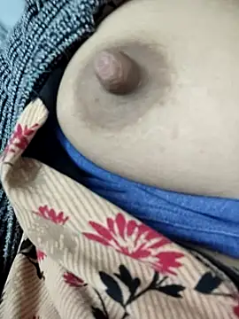 Snapshot of Aaradhya chatting on 01-13-25, 04:07 Aaradhya online show from 01-13-25, 04:07