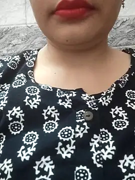 Snapshot of Aaradhya chatting on 02-25-25, 10:58 Aaradhya online show from 02-25-25, 10:58