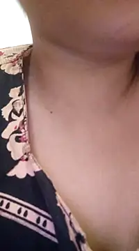 Snapshot of Aaradhya chatting on 03-04-25, 03:55 Aaradhya online show from 03-04-25, 03:55