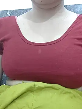 Snapshot of Aaradhya chatting on 03-16-25, 01:28 Aaradhya online show from 03-16-25, 01:28