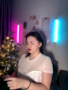 Snapshot of HoneySweetBee chatting on 12-19-25, 04:36 HoneySweetBee online show from 12-19-25, 04:36