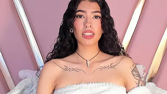Snapshot of Eva_Benely chatting on 09-16-25, 02:23 Eva Benely online show from 09-16-25, 02:23