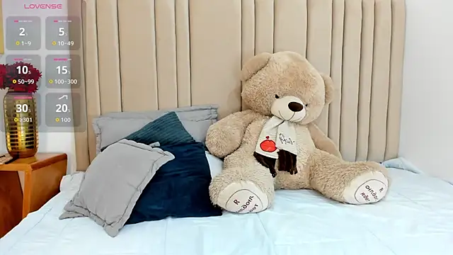 Snapshot of izadii chatting on 10-23-25, 06:17 izadii online show from 10-23-25, 06:17