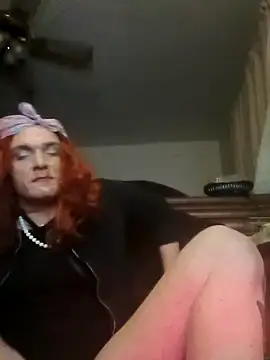 Dee-Lux Fux online show from 10-17-25, 09:12