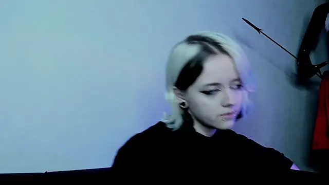 Holy Silvia online show from 02-07-25, 10:29