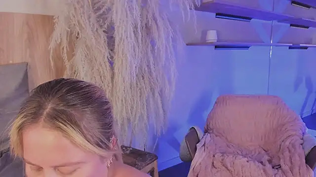 stefanny ruiz  online show from 02-27-25, 06:20